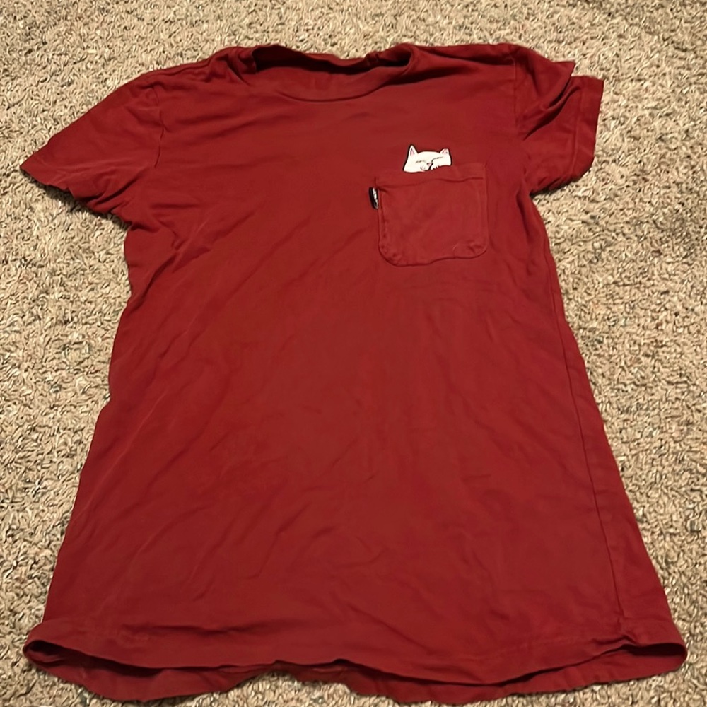 V-neck cat T-shirt